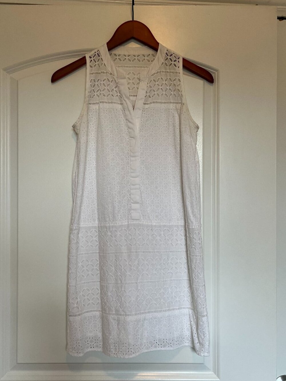 Ann Taylor LOFT Eyelet Shift Dress | Size 0 Petite | White | 100% Cotton